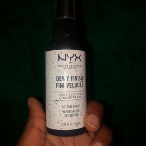 NYX dewy setting spray